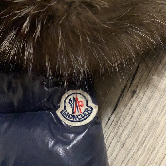 Authentic Moncler fur coat - Picture 3 of 9